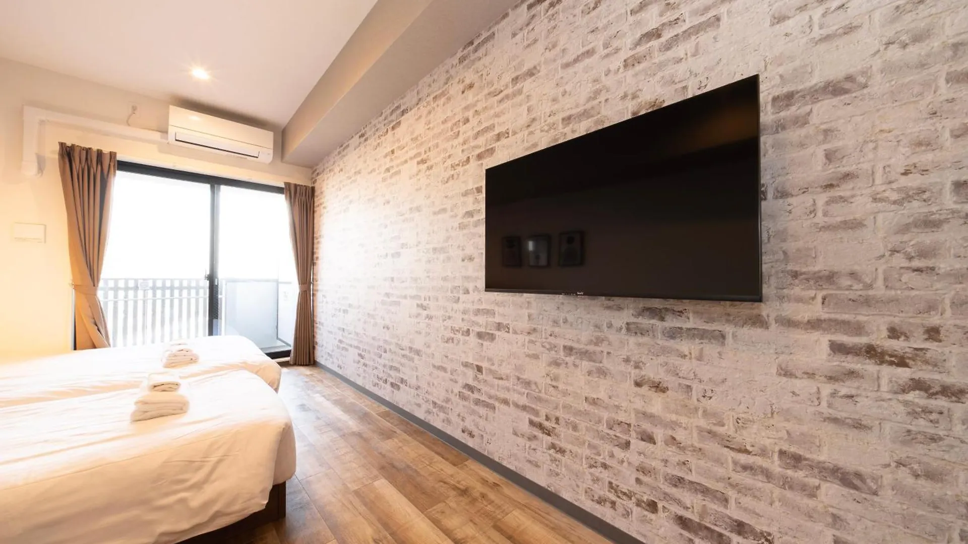 Wellstay Osaka Shinimamiya Station 0*,
